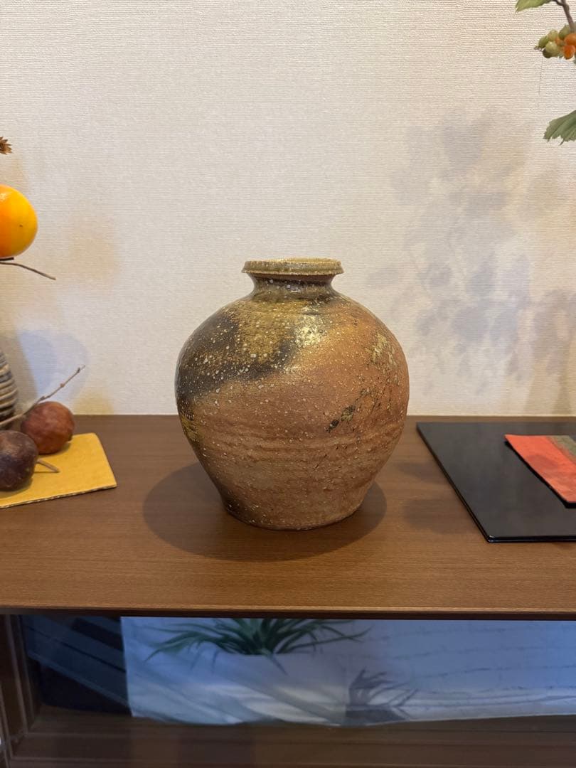 陶器の壺 中型 茶色と金色の混合