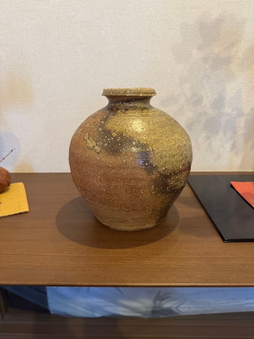 陶器の壺 中型 茶色と金色の混合