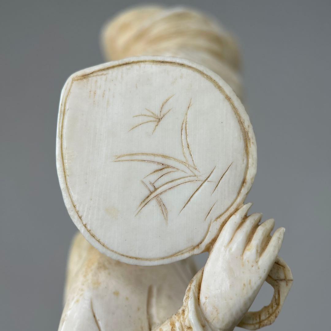 女性像 約27cm 木製台座付きB011