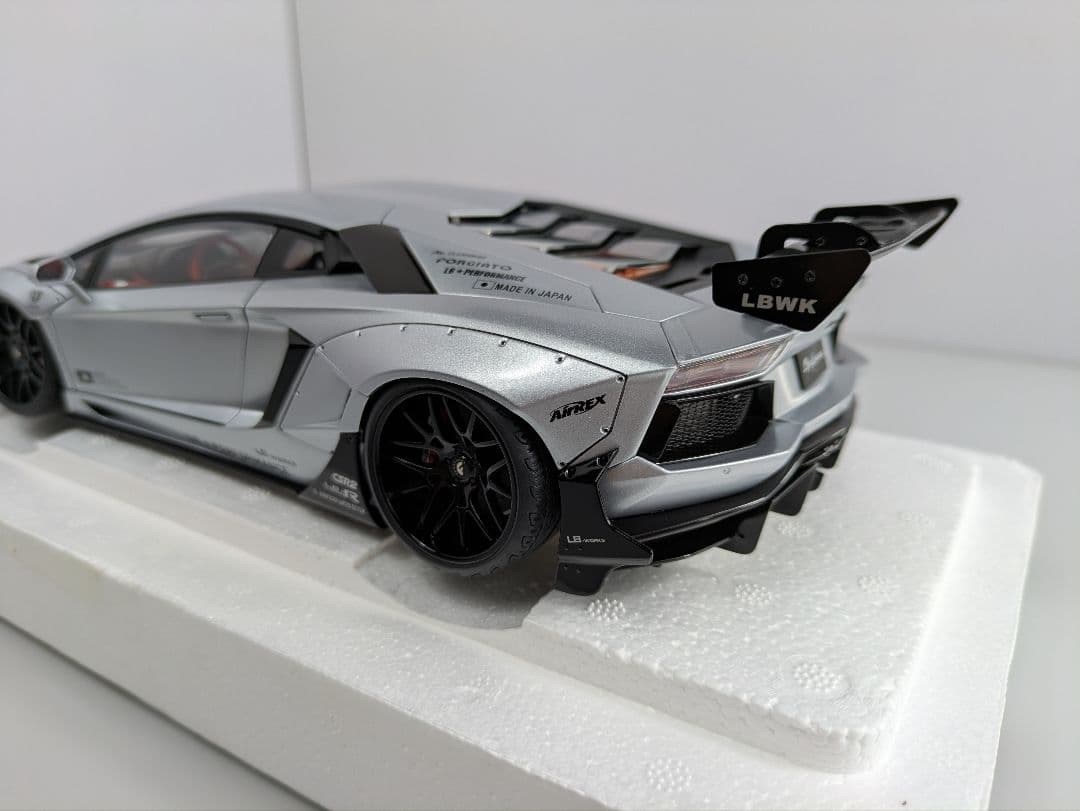 1/18 ミニカー オートアート ランボルギーニ アヴェンタドール LBWORK