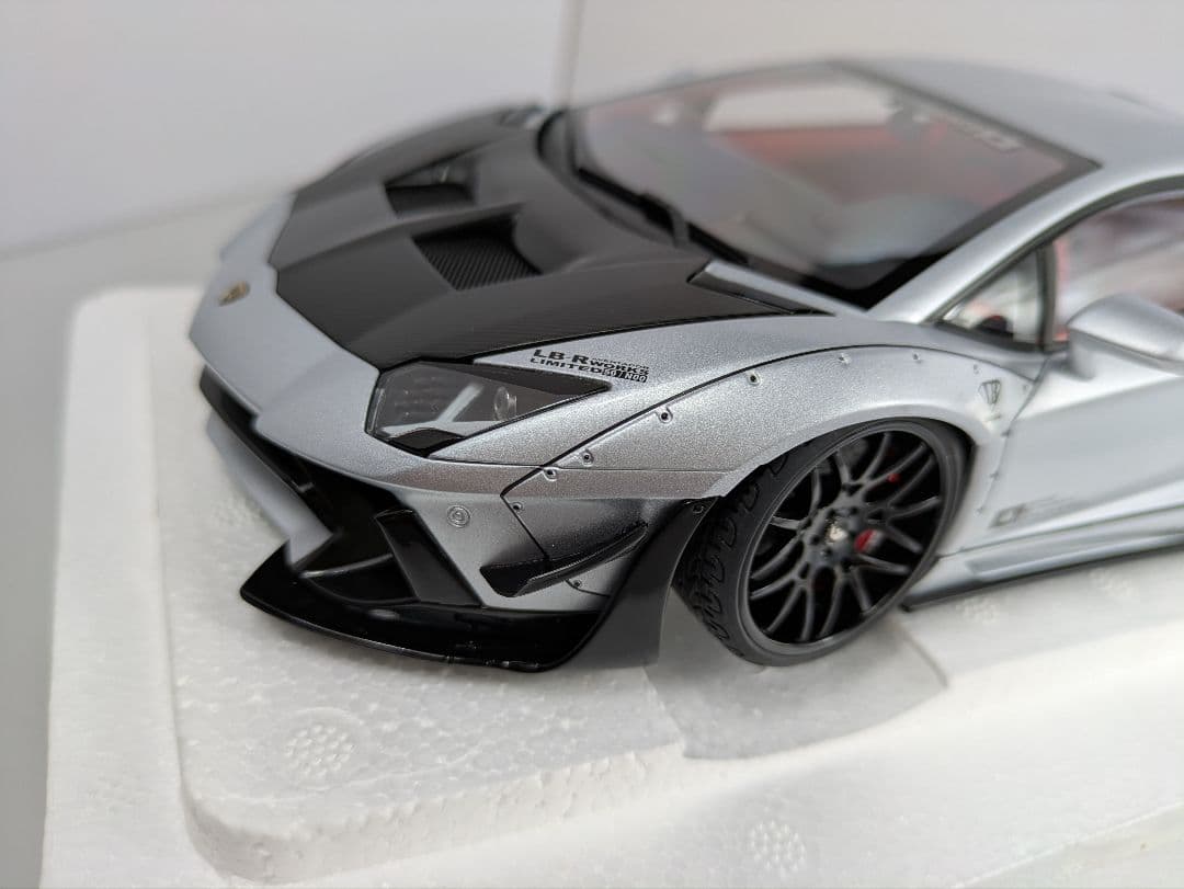 1/18 ミニカー オートアート ランボルギーニ アヴェンタドール LBWORK