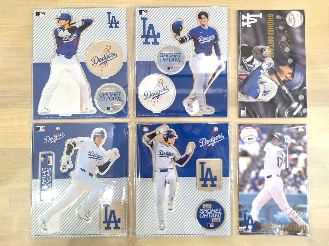 大谷翔平 Dodgers 大判カード A・B　アクリルスタンドA・B・C・D