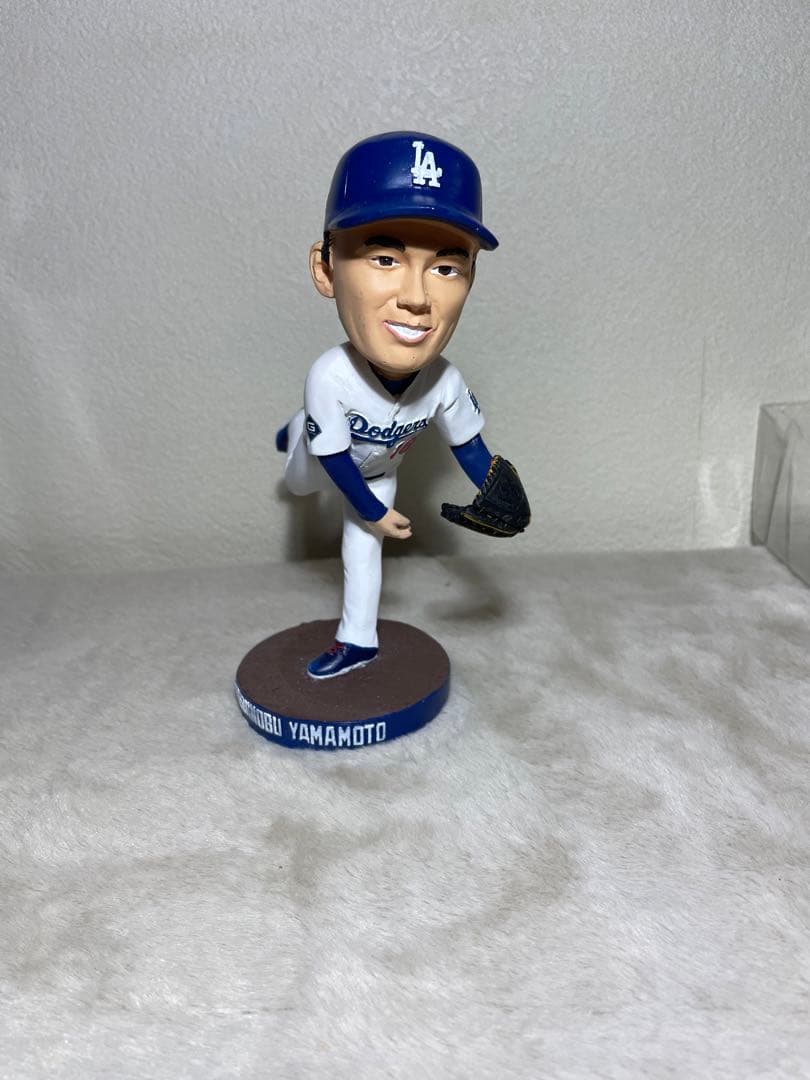 山本由伸 ボブルヘッド人形　ドジャーススタジアム限定配布 フィギュア