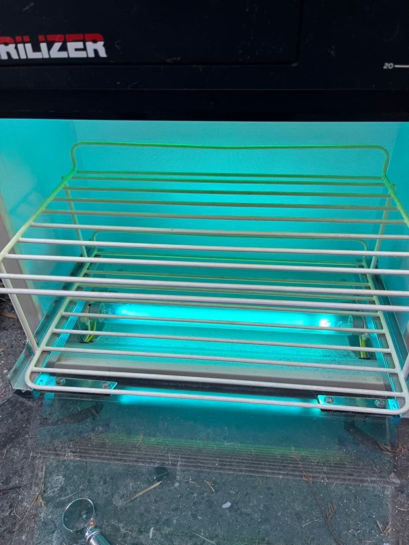 中古　タカラベルモント ステリライザー 紫外線消毒器 EX-UV100