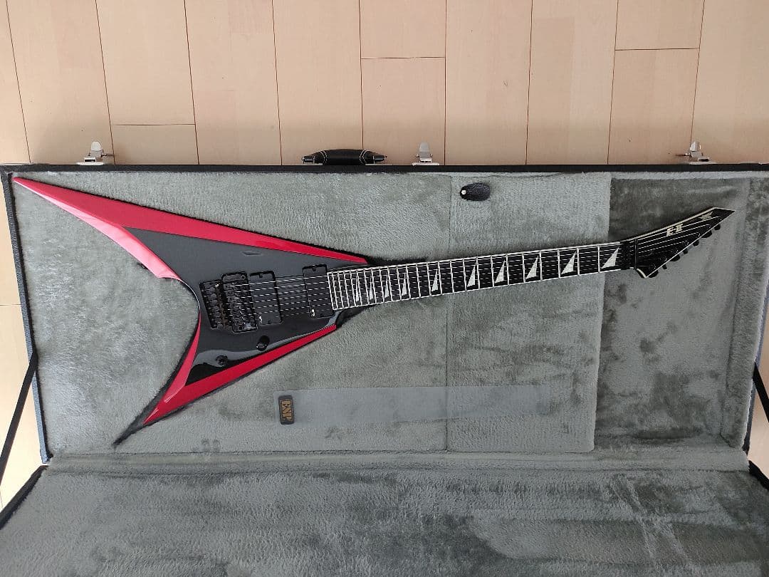 ギター E-II ARROW-7 BABYL