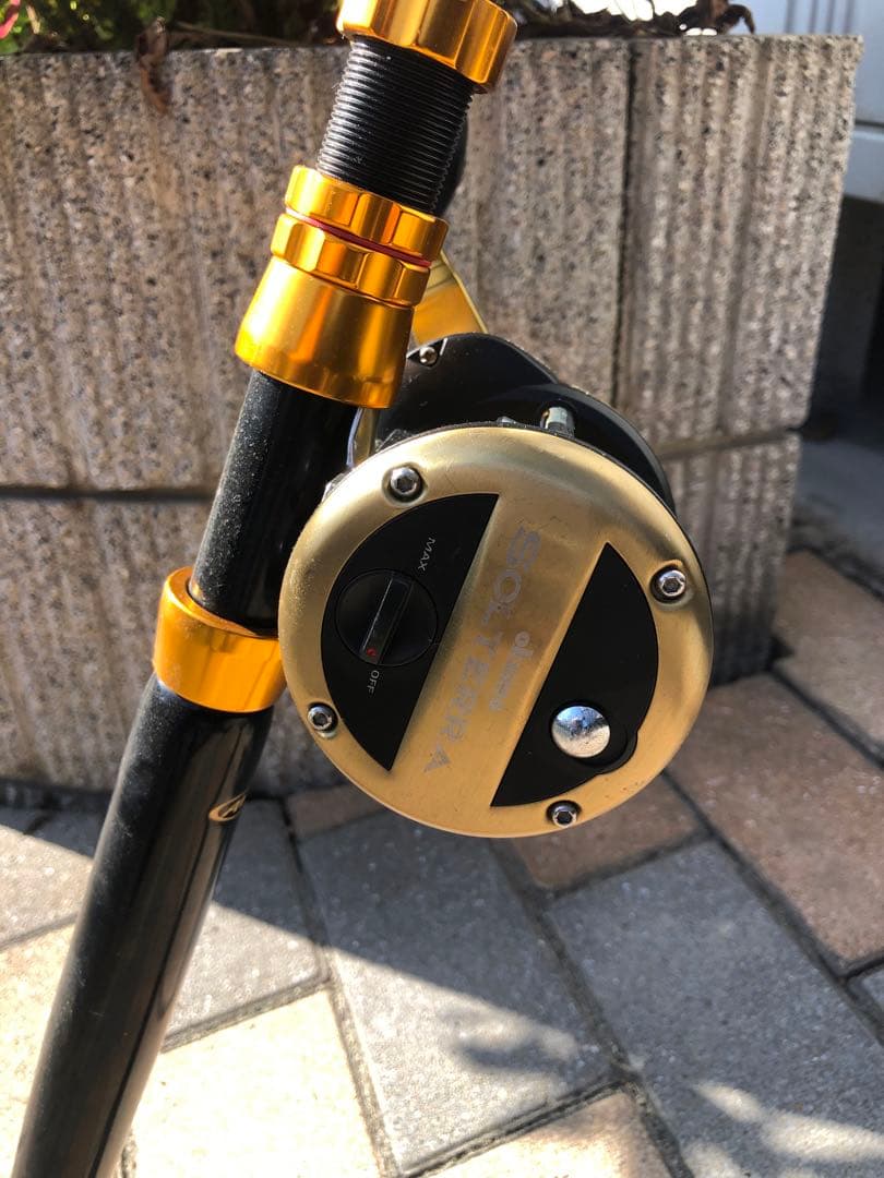 カーボンファイバー スピニングロッド 2.1m 黒オレンジ