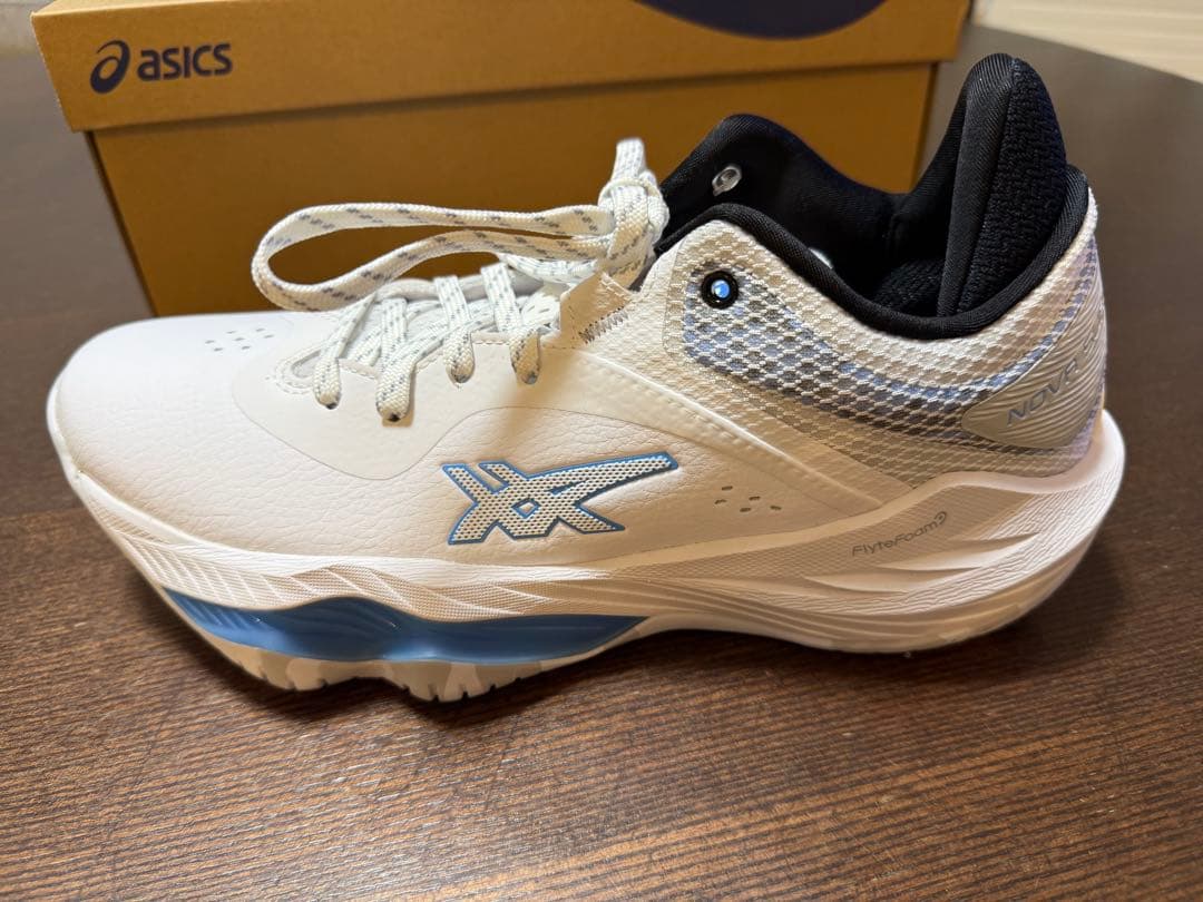 asics NOVA SURGE LOWノヴァサージ　26.5