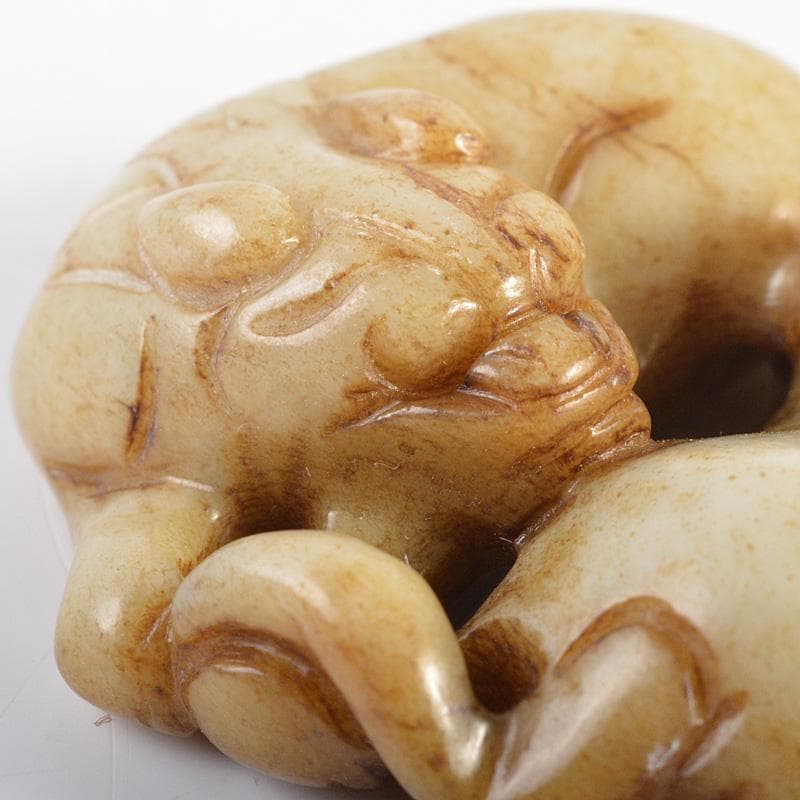 中国　玉石彫刻　神獣刻　根付　紙鎮　置物　C　7342E