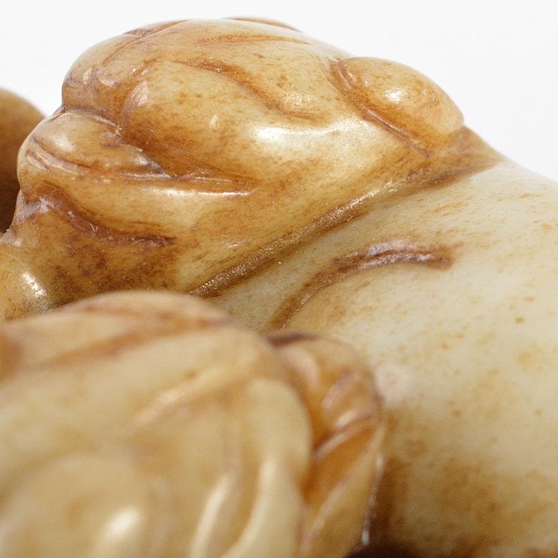 中国　玉石彫刻　神獣刻　根付　紙鎮　置物　C　7342E