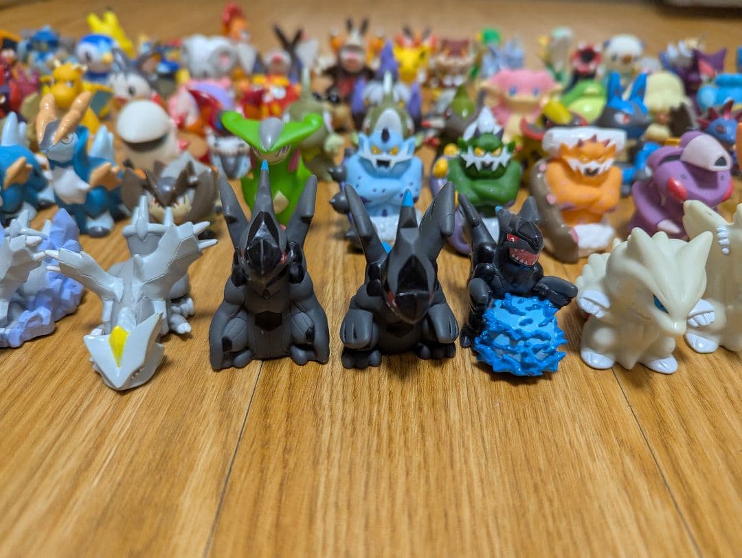 ポケモン　ソフビ　86体まとめ売り（ブラック・ホワイト多）