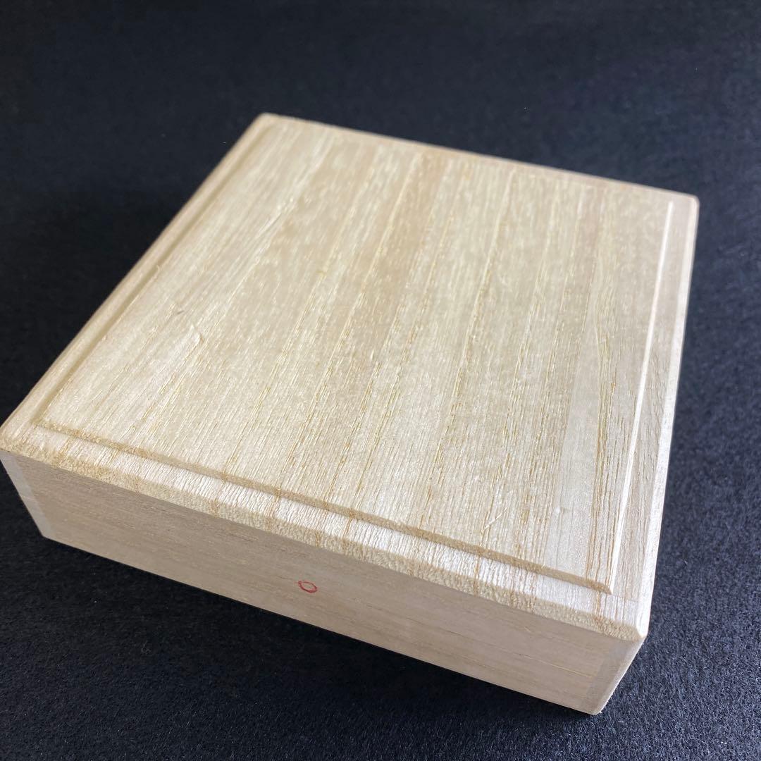 時代　透桜紋刀鍔　木箱付　91g 東Y7-0220☆2Fトヒチ