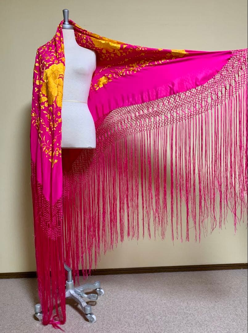 フラメンコ衣装　大判シルクマントン　132✖️1:30㎝　四角形