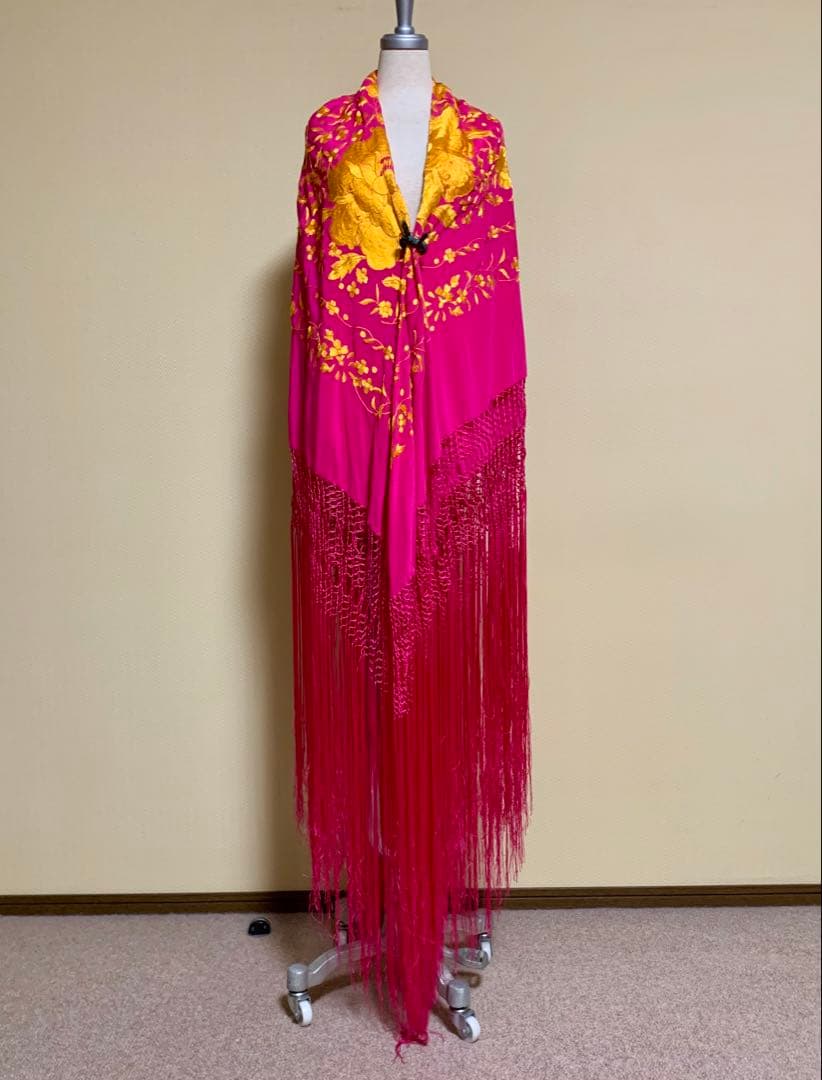 フラメンコ衣装　大判シルクマントン　132✖️1:30㎝　四角形