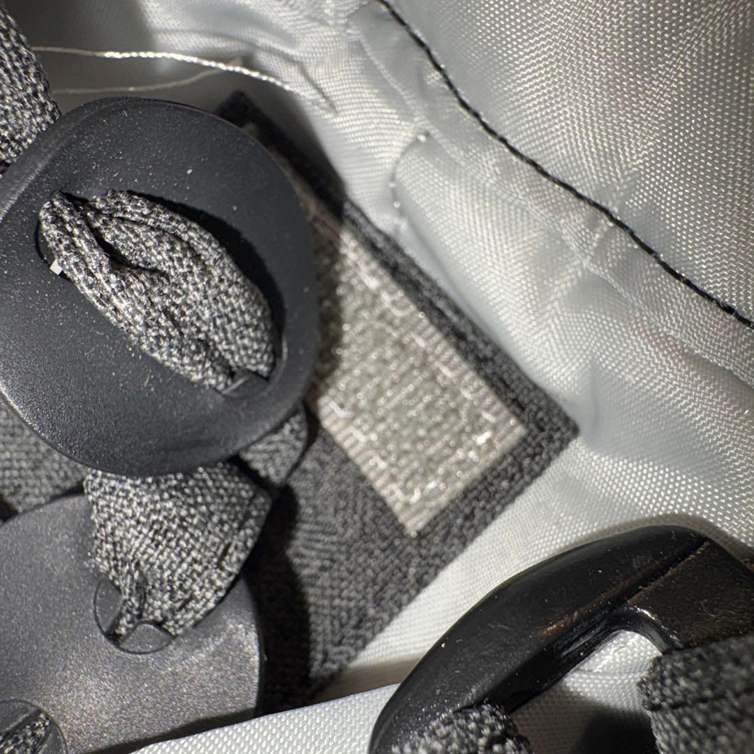 超美品　DESCENTE ヒートナビ 子供用スキーウェア 上下セット 130