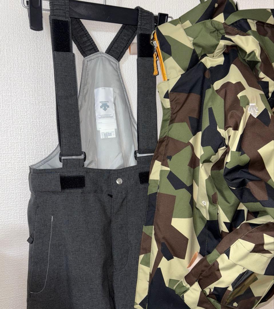 超美品　DESCENTE ヒートナビ 子供用スキーウェア 上下セット 130