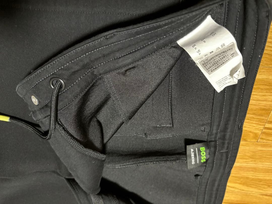 BOSS 黒 花柄刺繍パンツ 美品