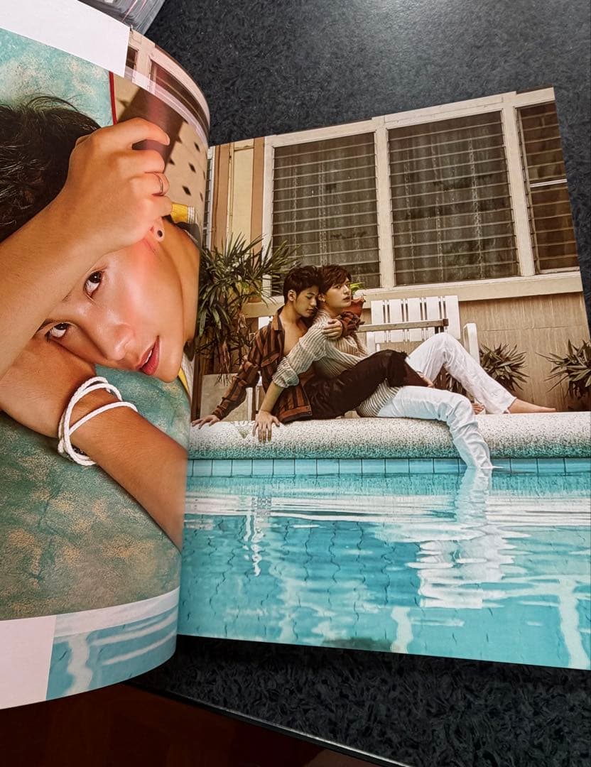 Kristsingto 表紙 タイ雑誌 KAZZ