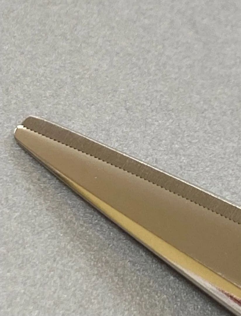 6インチシザー ギザ刃 しっかり確実に髪を捉えて切れる シザー 右利き 理美容