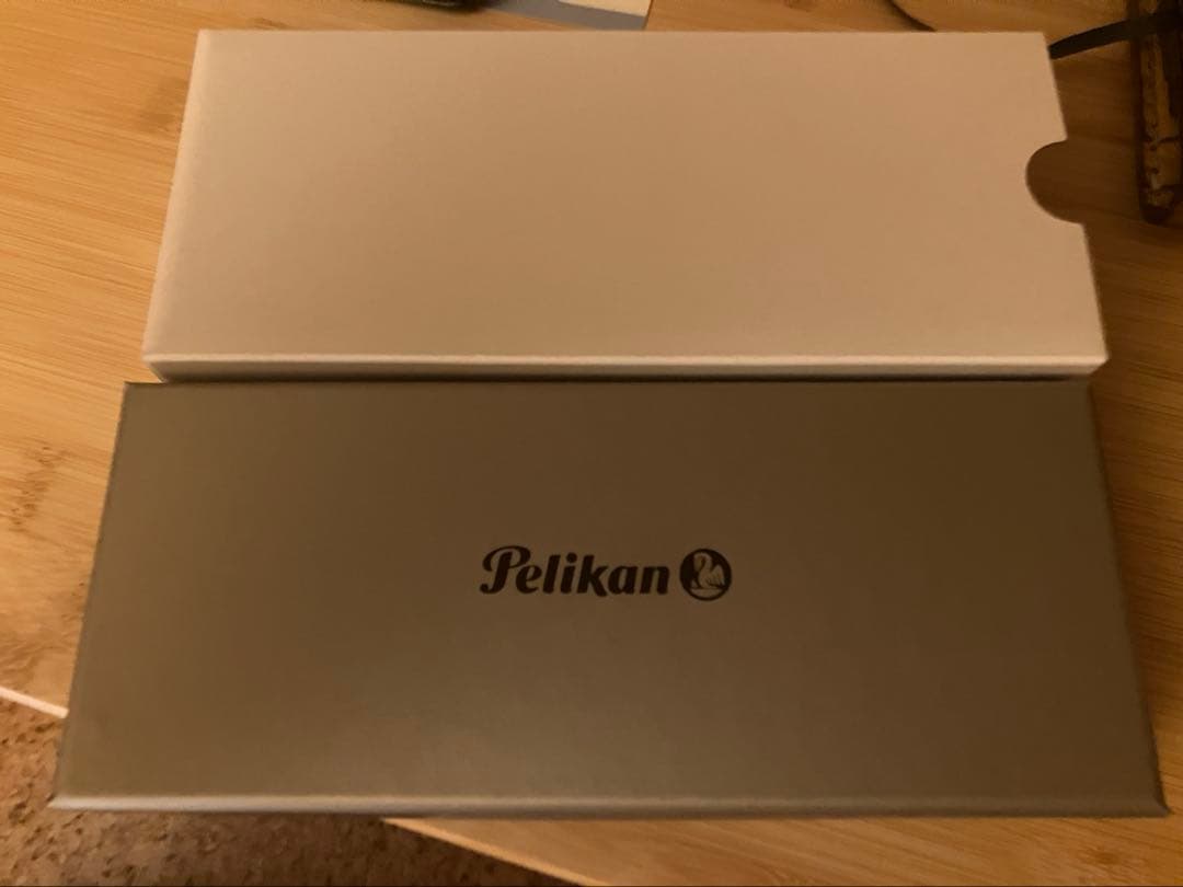 PELIKAN　ペリカン　スーベレーンR600 　ローラーボール　赤縞