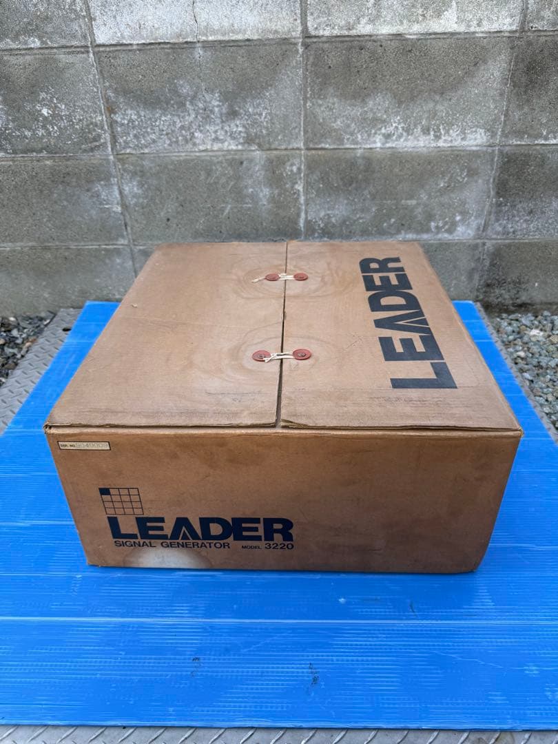 LEADER 3220 シグナルジェネレーター標準信号発生器リーダー電子ジャンク