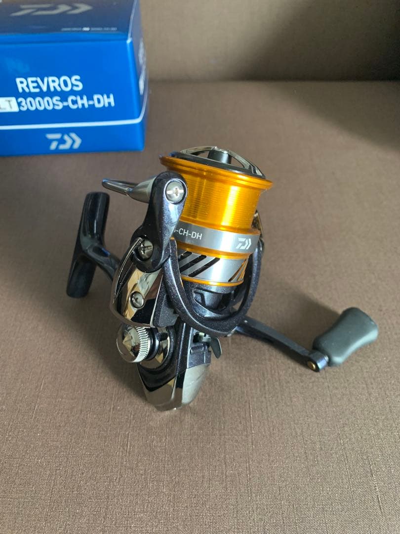 DAIWA REVROS LT 3000-CH-DH リール