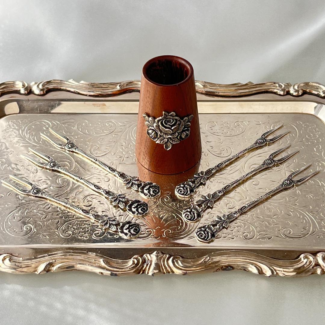 【ドイツ】 薔薇のピックフォーク 6本 / レリーフのホルダー【純銀】