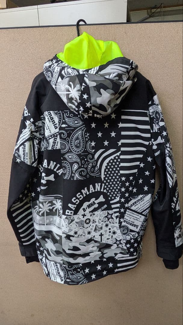 本日限定値下げ！ バスマニア bassmania ナイロンジャケット です。