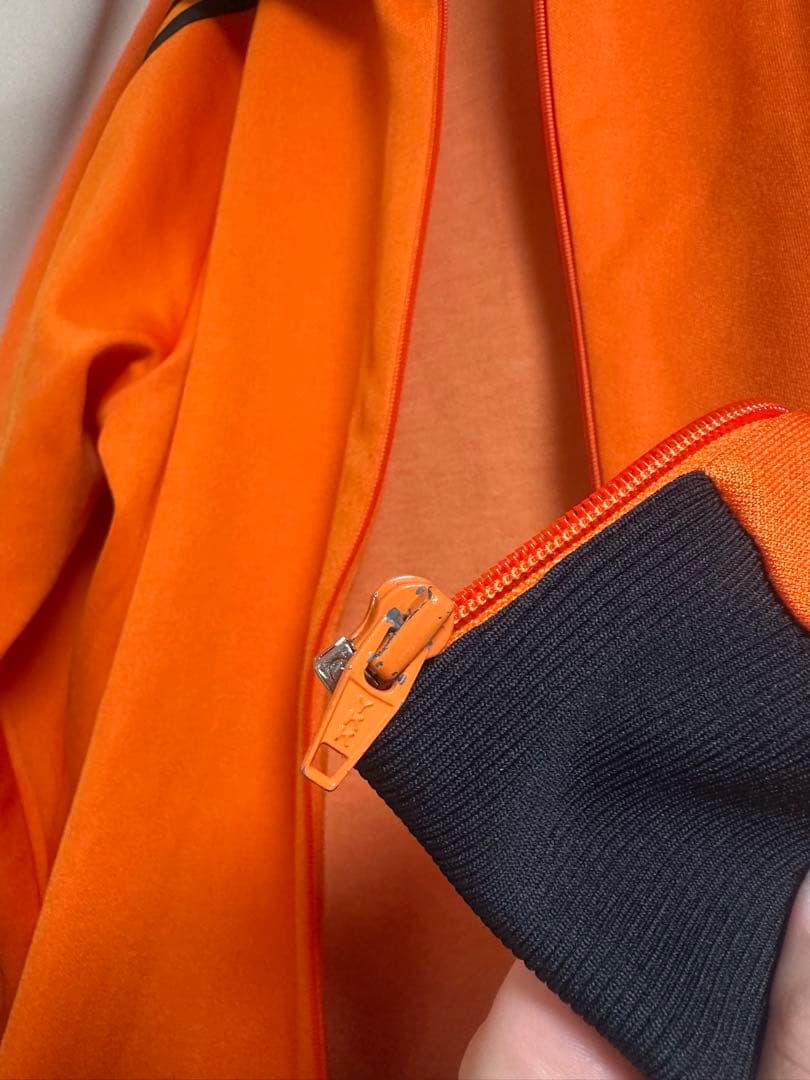 adidas トラックジャケット