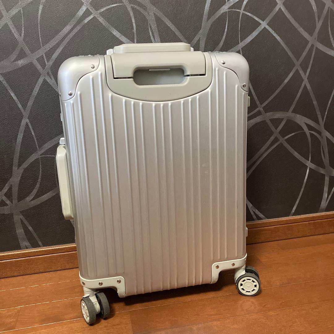 Mercedes シルバーキャリーケース　32L 機内持込みOK 激レア　人気