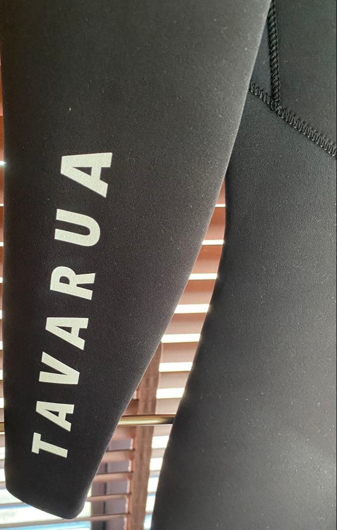 新品未使用 TAVARUA タバルア　フルスーツ　3x2㎜