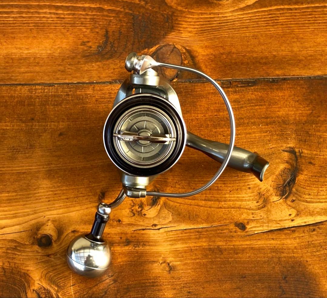 新品未使用　スピニングリール　5000番　ショアジギング　ねじ込み式ハンドル