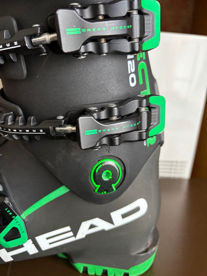 HEAD VECTOR EVO 120スキーブーツです。ブラック/グリーン