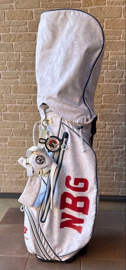 希少　『大容量』　ニューバランスゴルフ　スタンド式キャディバッグ　ブルドッグ柄