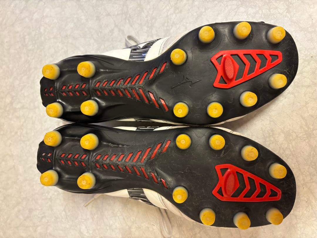 ミズノ　モレリアNeo4 白　24.0cm