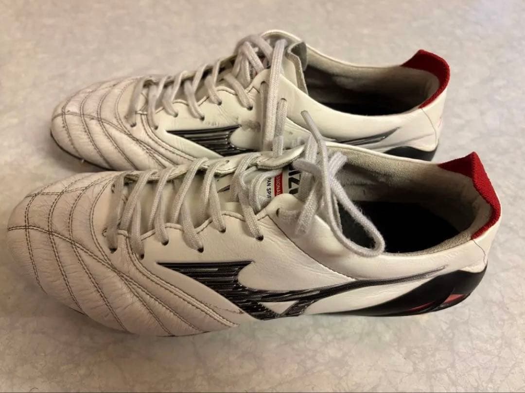 ミズノ　モレリアNeo4 白　24.0cm