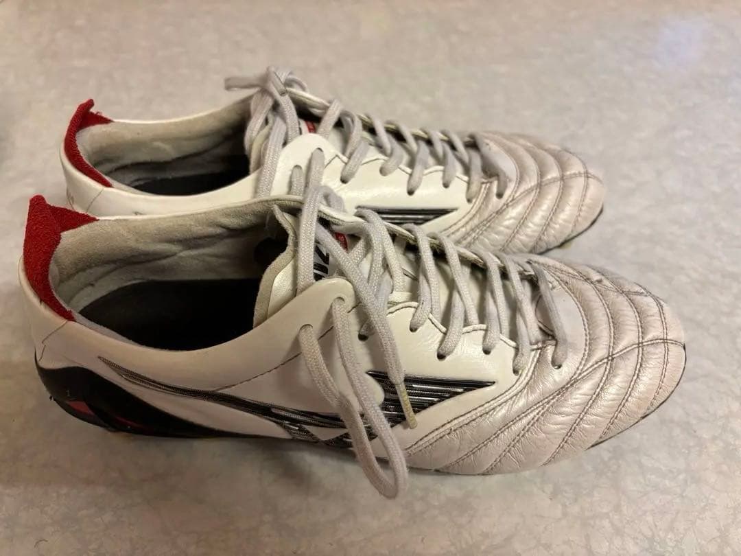 ミズノ　モレリアNeo4 白　24.0cm