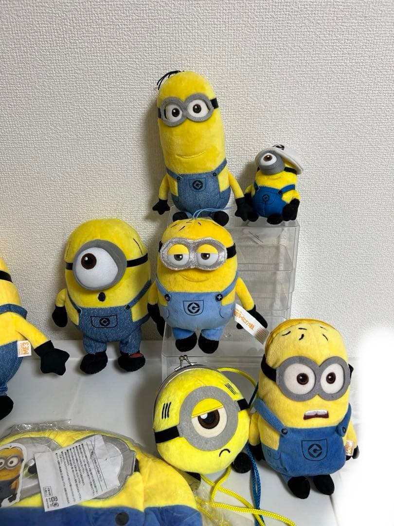 ミニオンズのぬいぐるみとポシェット、パスケース