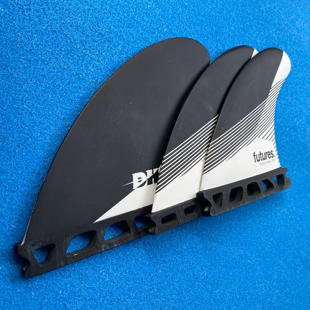 futuresフィン　DHD HONEYCOMB MIDIUM