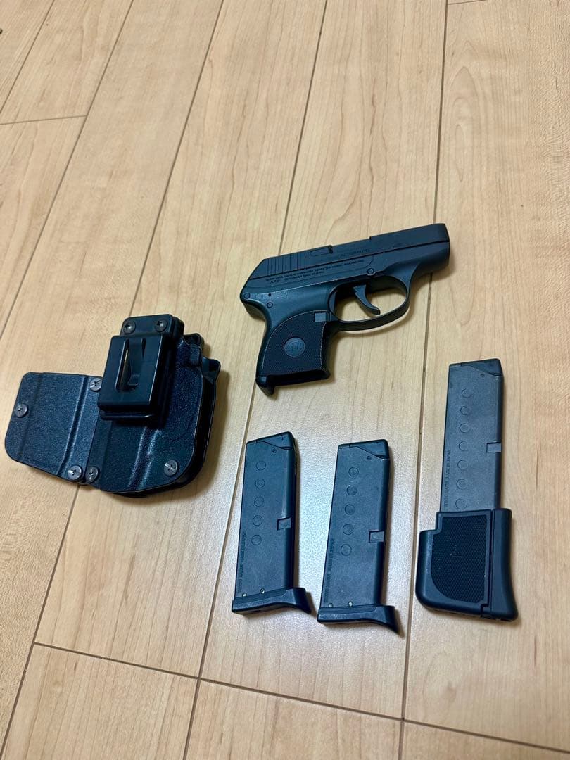 東京マルイ　LCP ガスガン　予備マガジン2本　専用ホルスターセット　18歳以上