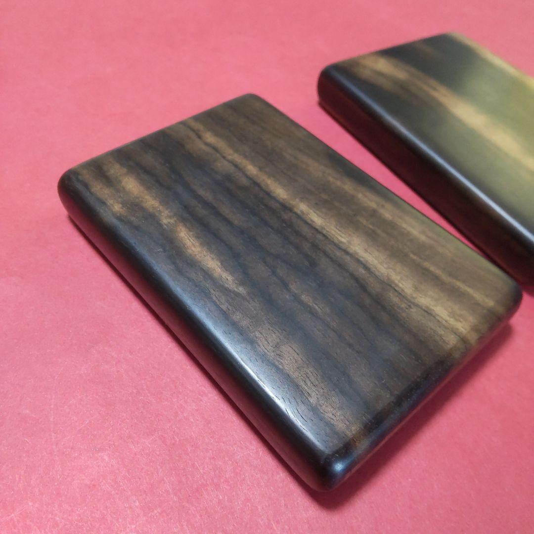 『brown』のどっしりした雰囲気の極上黒柿の名刺入れ 2個
