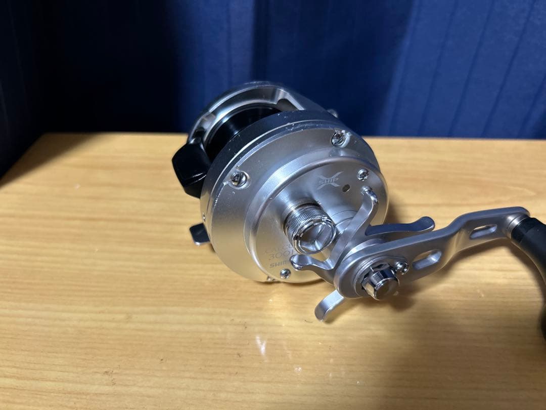 【土日限定値下げ】シマノ　オシア　カルカッタ　３００ＨＧ