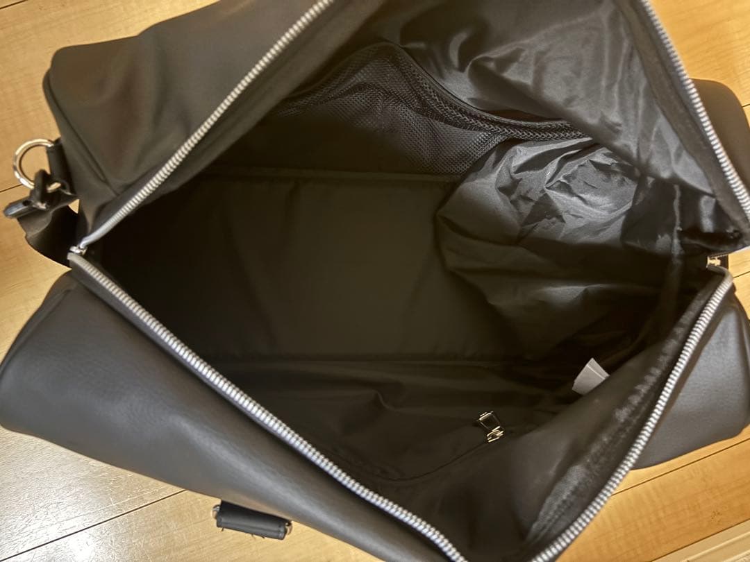 美品　合成皮革　adidas ボストンバッグ