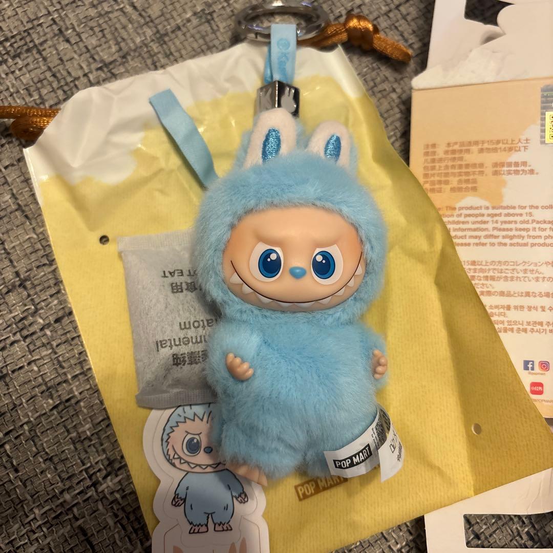 LABUBU PIN FOR LOVE ラブブ　イニシャルキーホルダー K