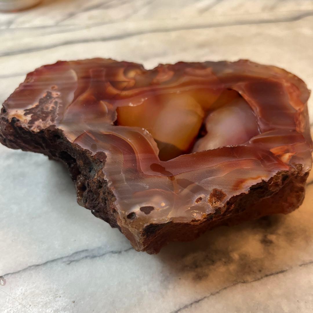 ⚠️注意‼️発送が特定月末の限定品 　赤は魔を払う縁起の良い石　おすすめの古い原石