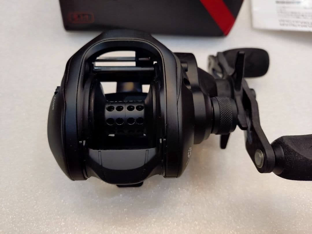 ピシファン　カーボンXCS　ベイトリール　PISCIFUN CARBON XCS