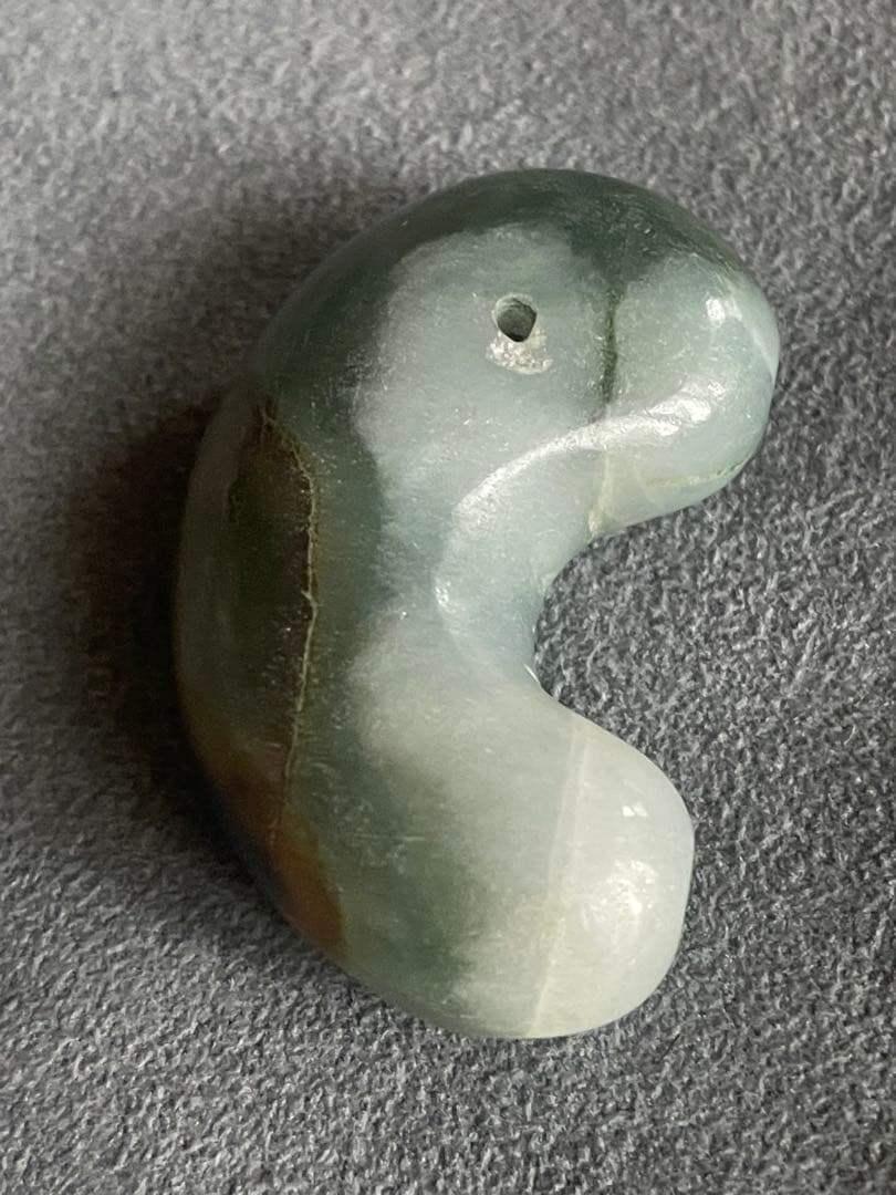 古墳時代　勾玉　硬玉　翡翠　瑪瑙　出土品31g