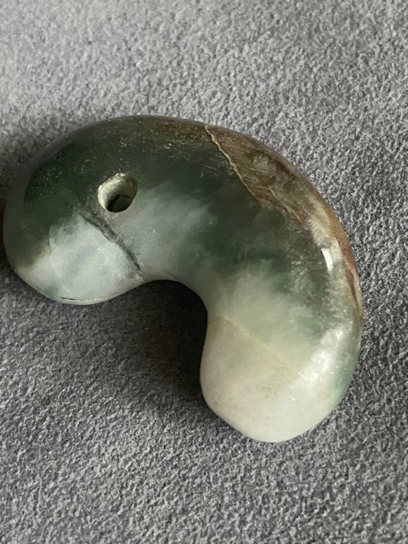 古墳時代　勾玉　硬玉　翡翠　瑪瑙　出土品31g