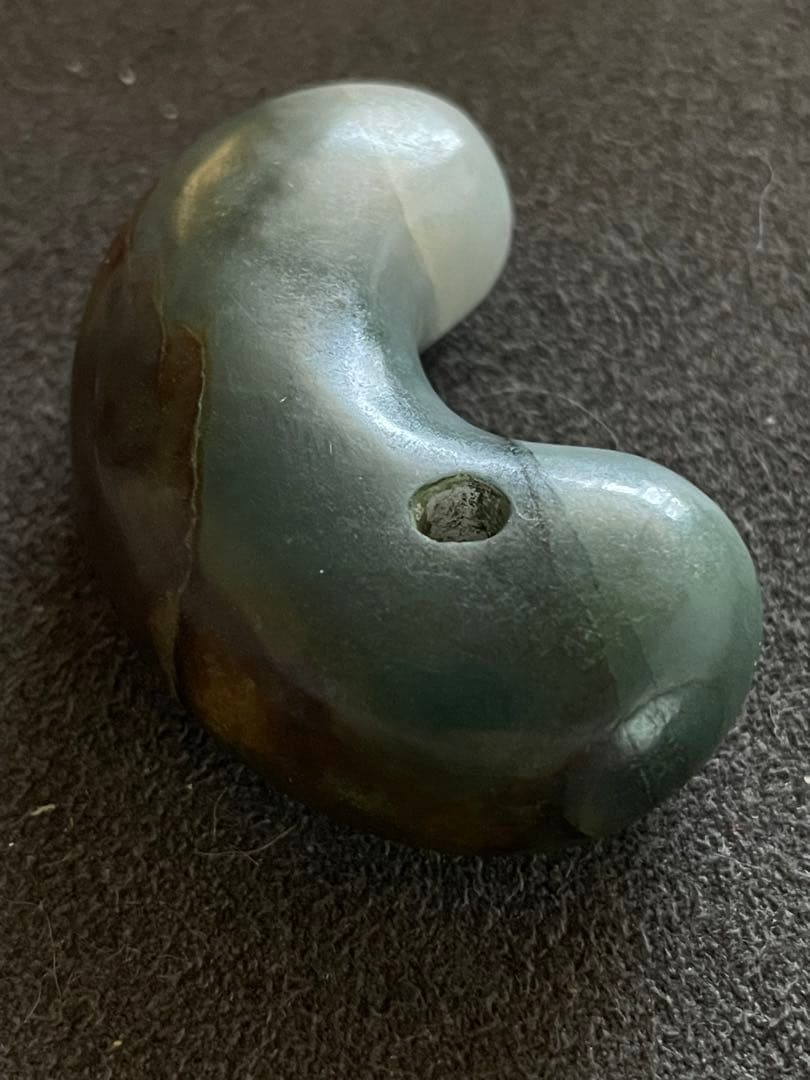 古墳時代　勾玉　硬玉　翡翠　瑪瑙　出土品31g