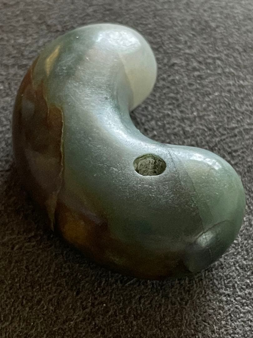 古墳時代　勾玉　硬玉　翡翠　瑪瑙　出土品31g