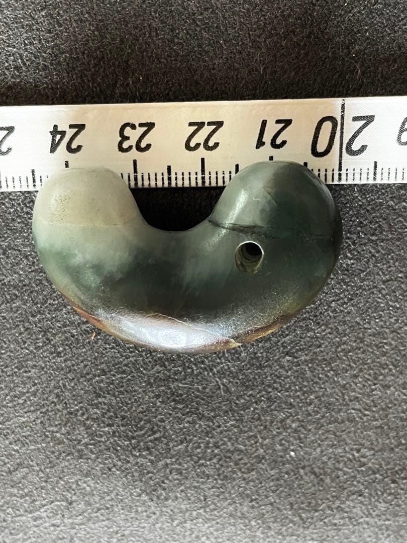 古墳時代　勾玉　硬玉　翡翠　瑪瑙　出土品31g